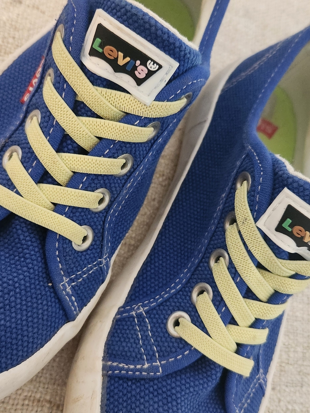 Levi’s Betty/Vee Blue Canvas Sneakers Kids US 3 / EU 35 - Picture 3 of 10